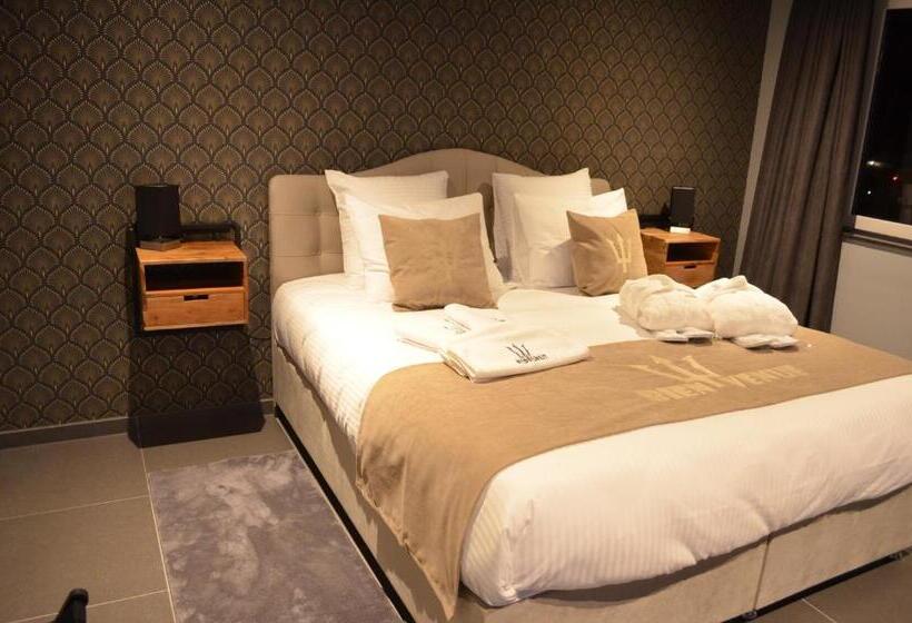 带大床的豪华间, Neptunus