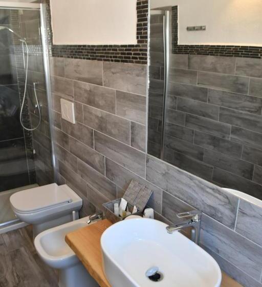 スタンダードルーム, Angelique Affittacamere