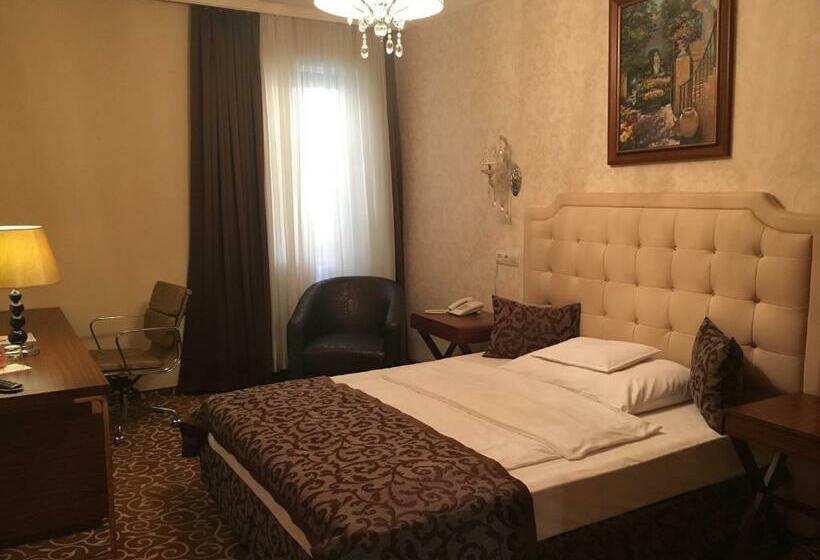 スーペリアールーム, Capitulum