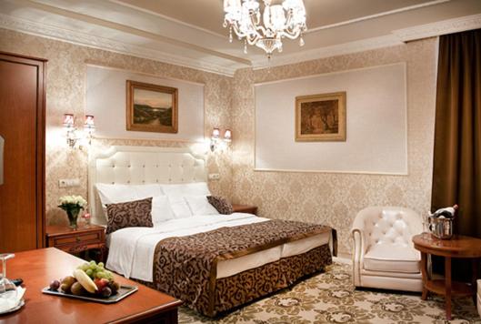 Номер Deluxe, Capitulum