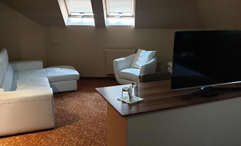 小型套房, Capitulum