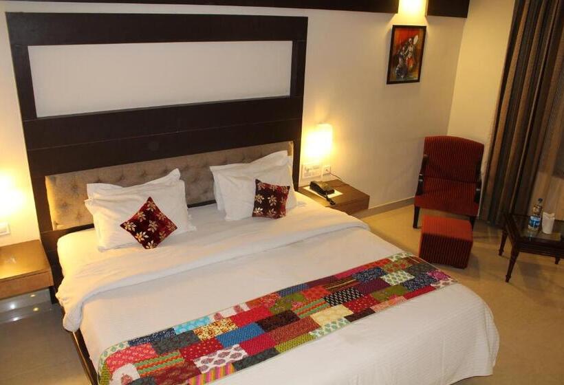 חדר סופריור, H R Palace