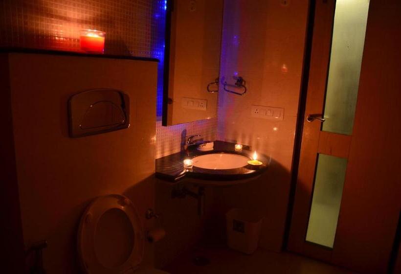 חדר דלוקס, H R Palace