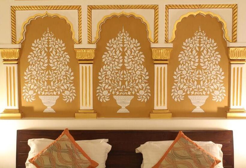 חדר דלוקס, H R Palace