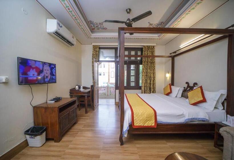 חדר דלוקס, H R Palace