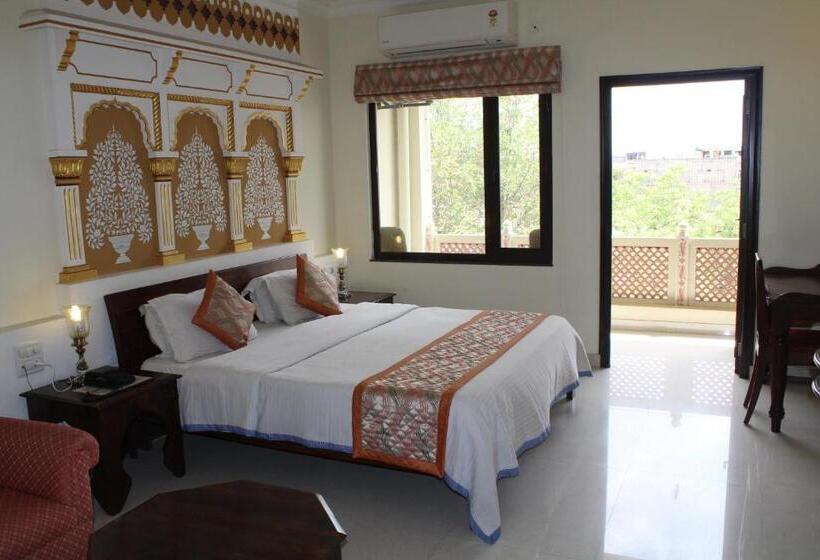 חדר דלוקס, H R Palace