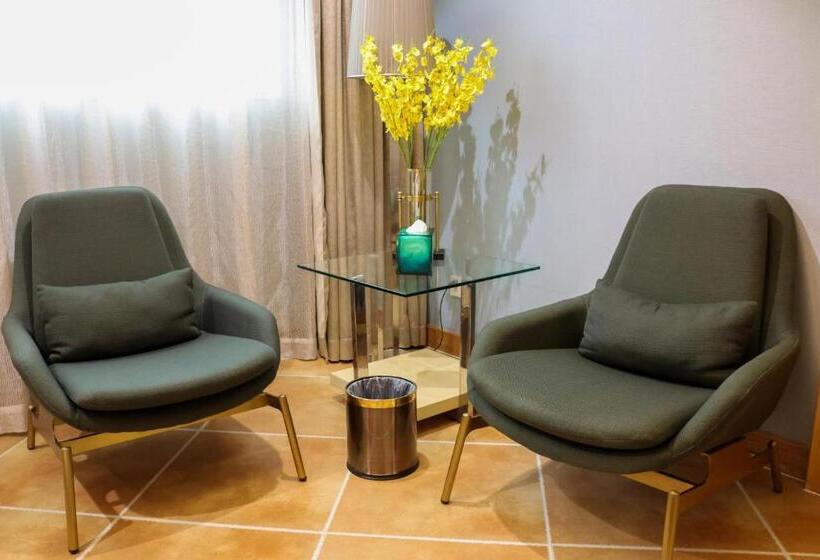 סוויטת סופריור, Jiangmen Gladden