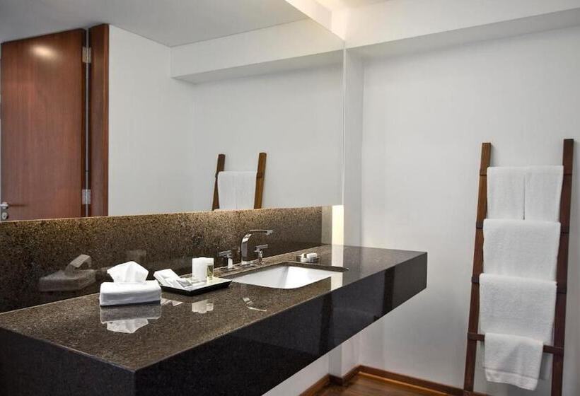 Классический Номер, San Isidro Plaza