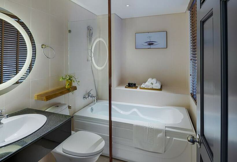 高级客房, Silverland Min