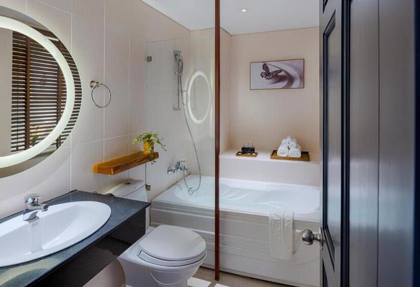 豪华房间, Silverland Min