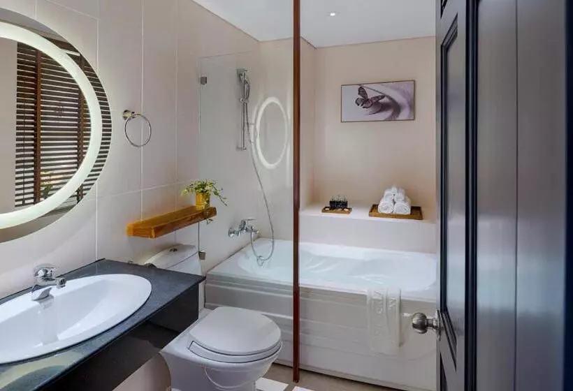Deluxe-huone, Silverland Min