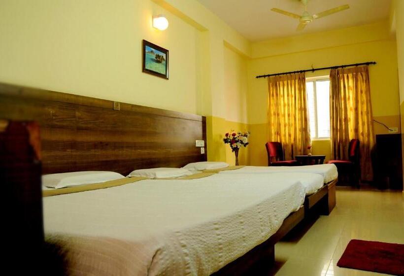 اتاق خانوادگی, Suvarna Residency