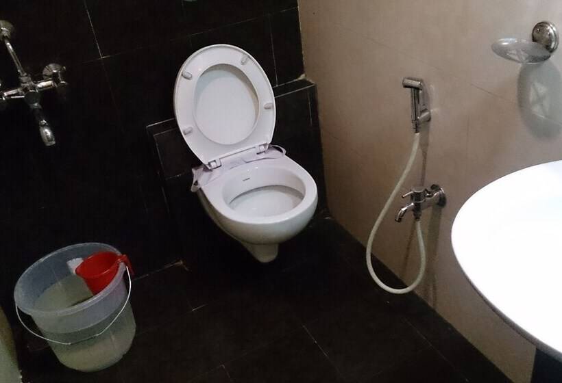 اتاق لوکس, Suvarna Residency