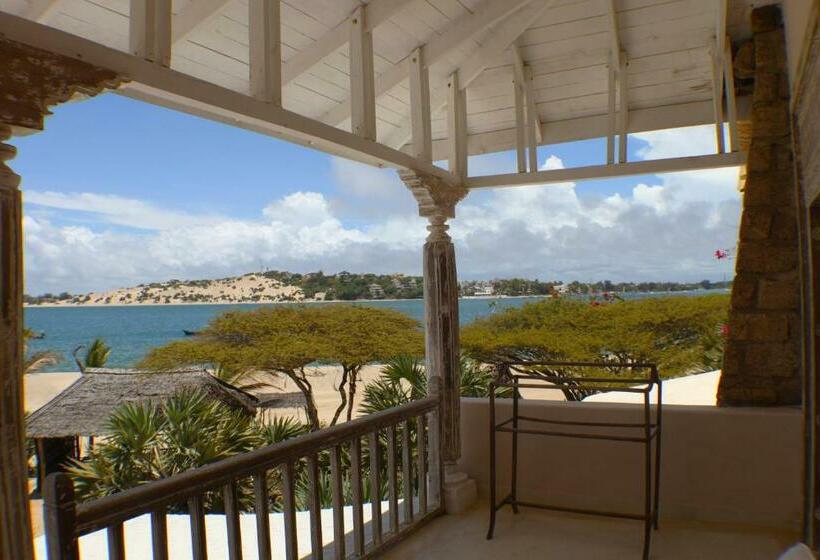 اتاق لوکس, The Majlis