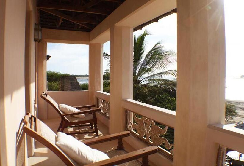 اتاق لوکس, The Majlis