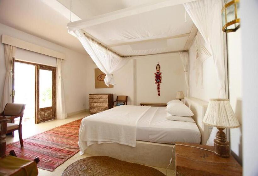 اتاق سوپریور, The Majlis