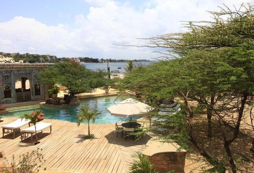 سوییت جونیور, The Majlis