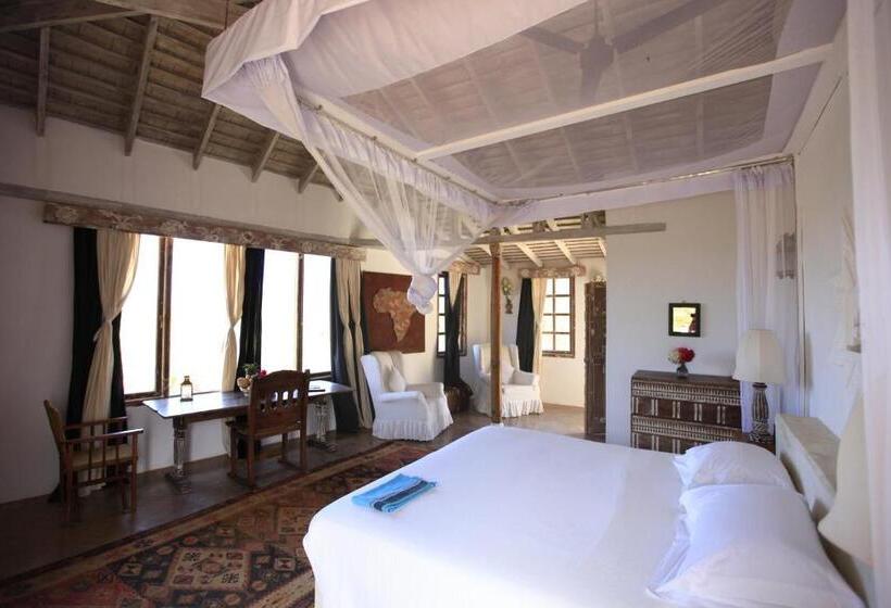 سوییت جونیور, The Majlis