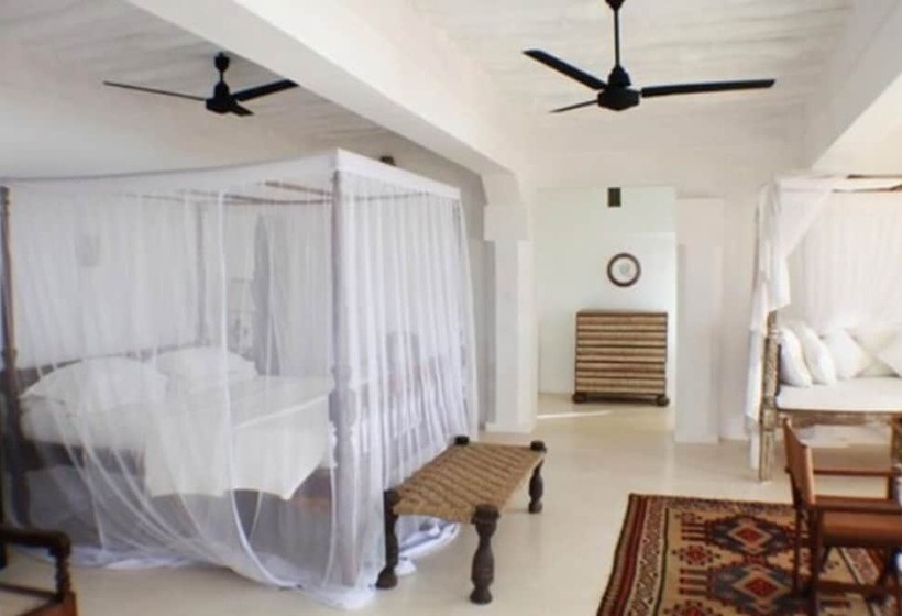 سوییت جونیور, The Majlis