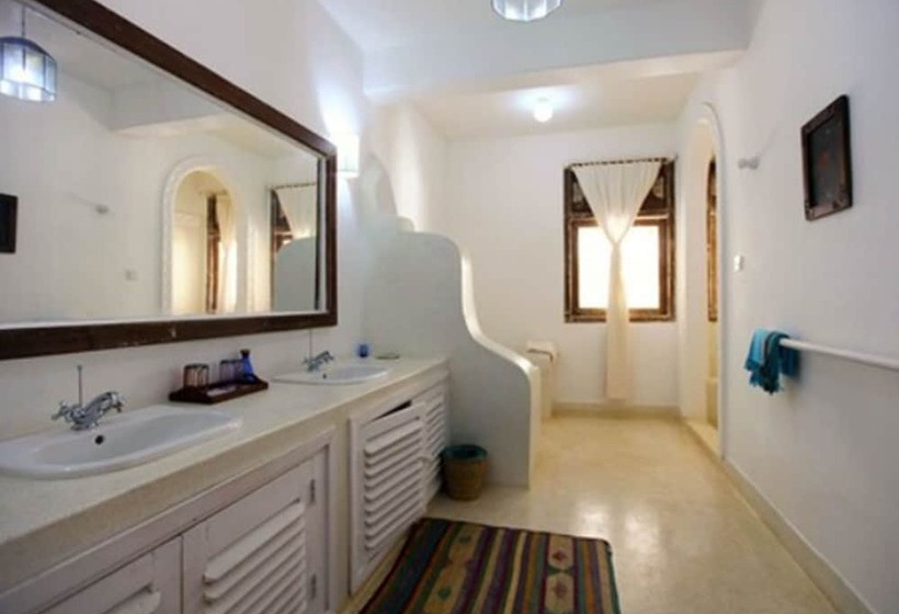 اتاق لوکس, The Majlis