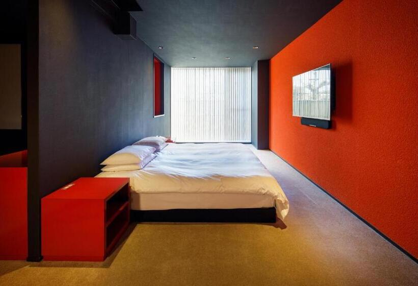 エクゼクティブスイート, The Screen