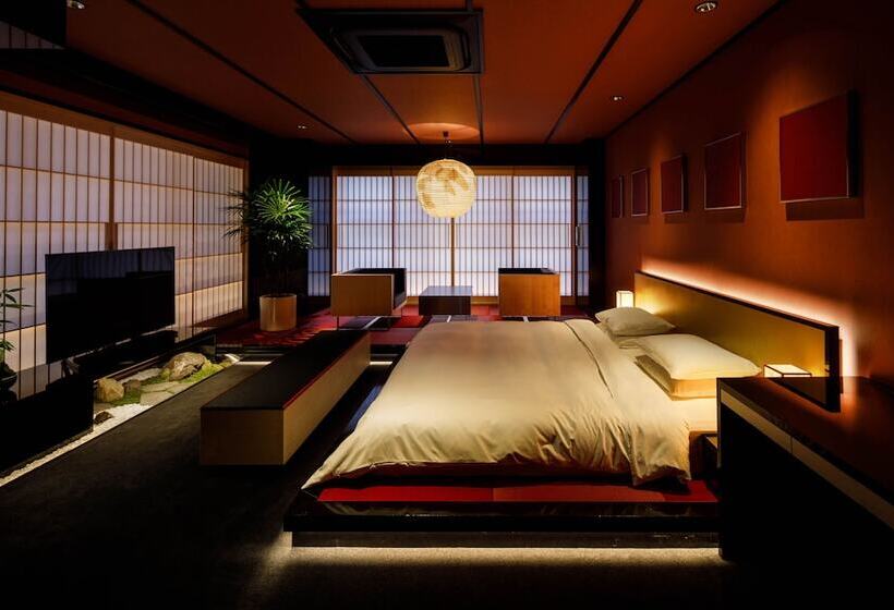 スタンダードルーム, The Screen