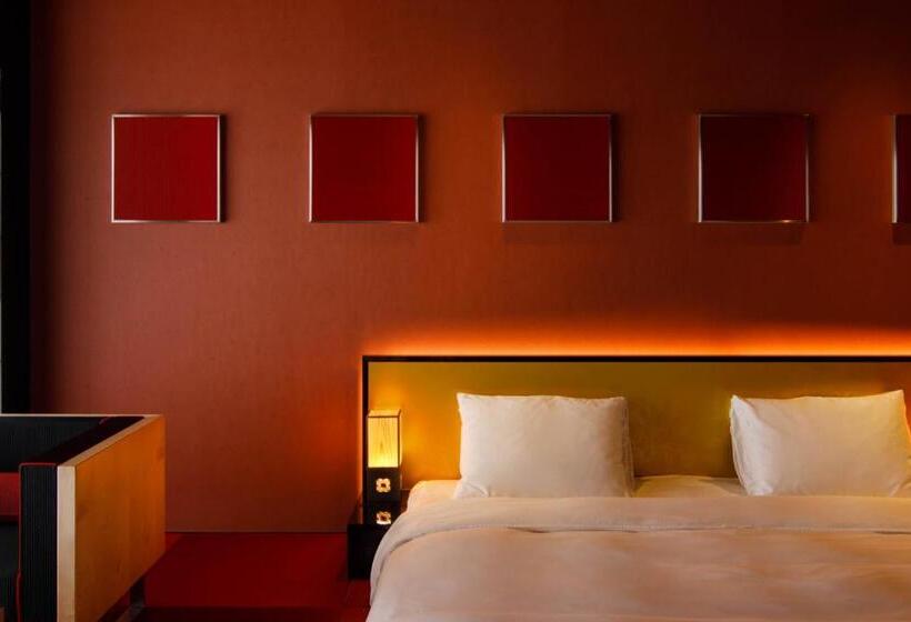 スイート, The Screen