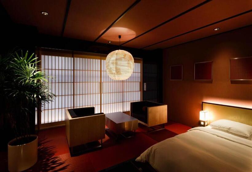 スイート, The Screen