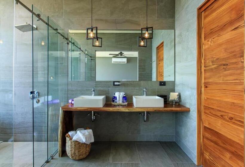 جناح سوبيريور مطل علي البحر, Rancho Pacifico   Boutique Hotel For Adults