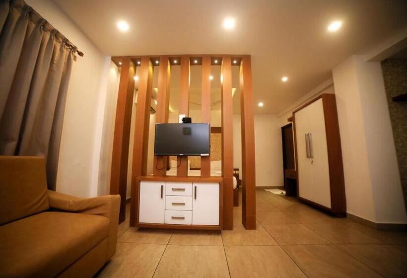 Люкс Deluxe Кровать Кинг, Aura Residency