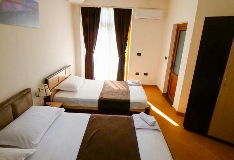 스탠다드 트리플 발코니 룸, Paradise Laguna Vain