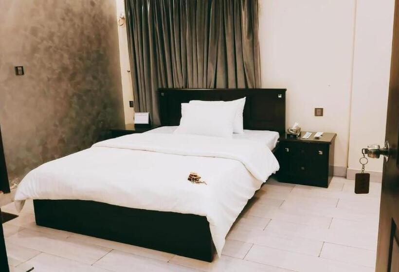 اتاق لوکس یک تخته, The Elet Business