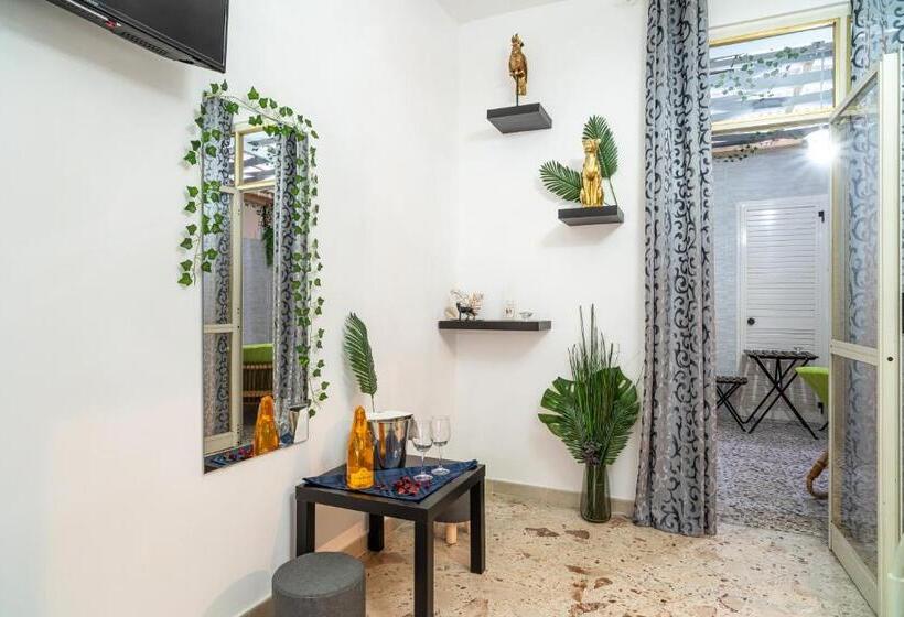 스탠다드 룸 킹사이즈 침대, Notti Magiche