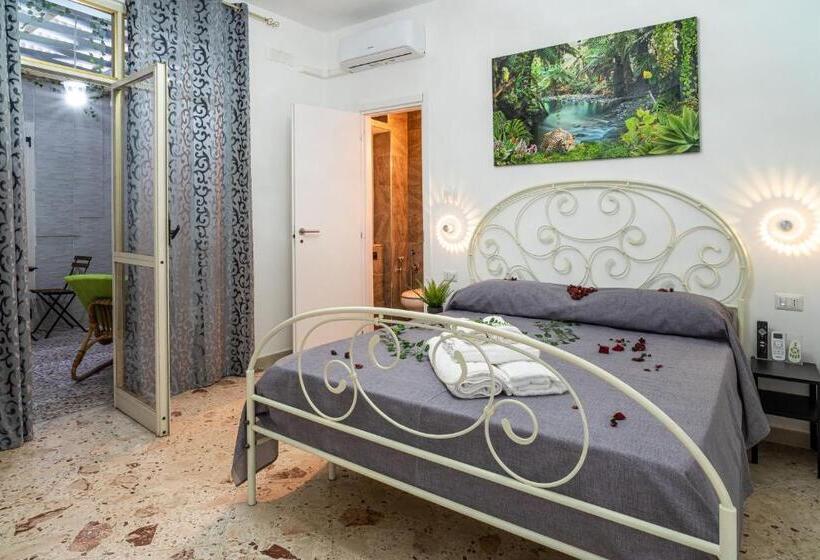 스탠다드 룸 킹사이즈 침대, Notti Magiche