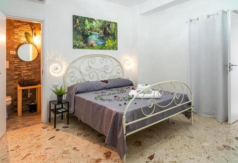 스탠다드 룸 킹사이즈 침대, Notti Magiche