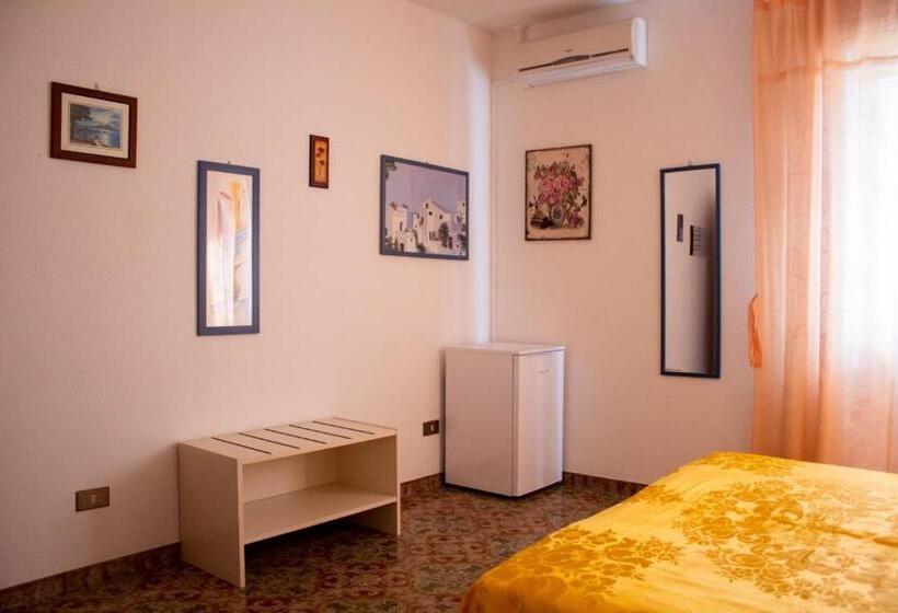 Standard room with outdoor bath, Beb Cariddi