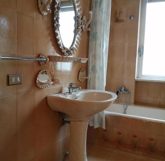 Standard room with outdoor bath, Beb Cariddi