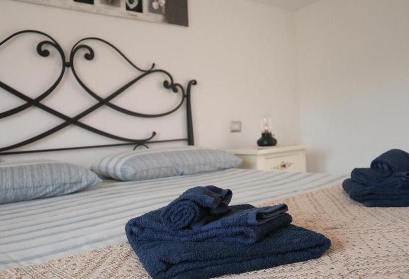 스탠다드 룸 킹사이즈 침대, B&b La Marinella