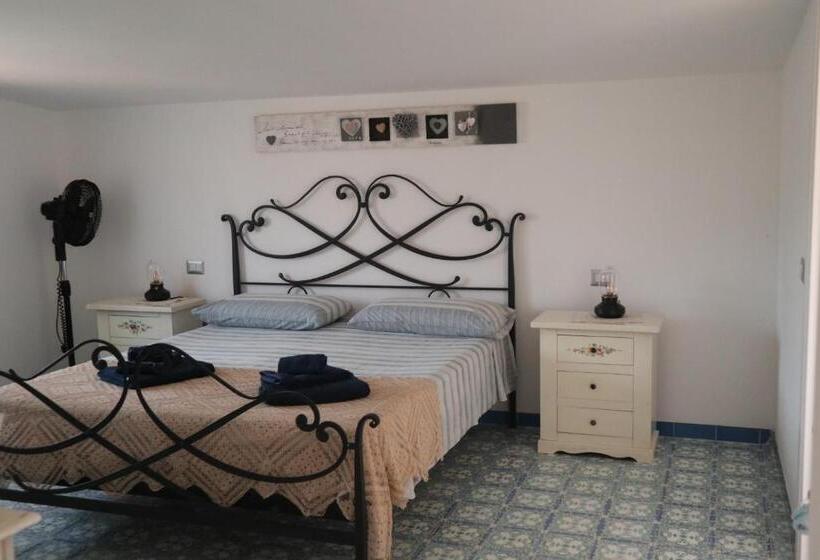 스탠다드 룸 킹사이즈 침대, B&b La Marinella