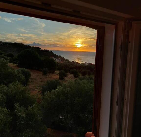 اتاق استاندارد با تخت بزرگ, B&b La Marinella