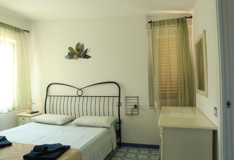 스탠다드 룸 바다 전망, B&b La Marinella