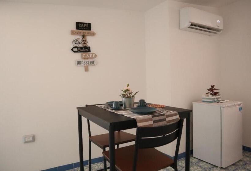 스탠다드 룸 바다 전망, B&b La Marinella