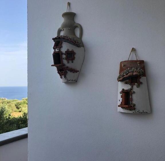 스탠다드 4인용 룸 바다전망, B&b La Marinella