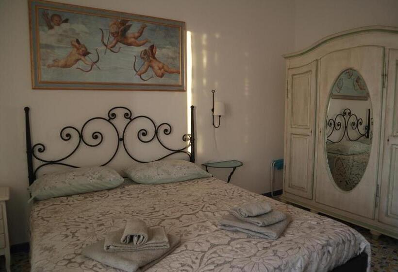 스탠다드 4인용 룸 바다전망, B&b La Marinella