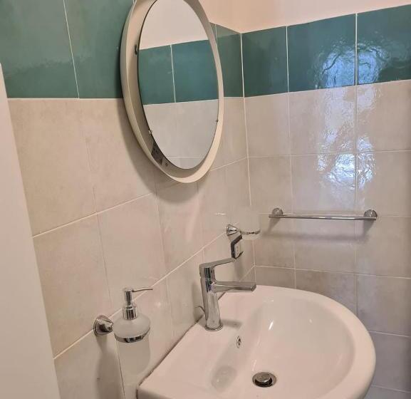 شقة غرفة واحدة مطلة على الحديقة, B&b La Marinella