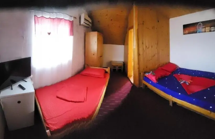 スタンダードトリプルルーム, Casa Philip Costinești, Acceptăm Vouchere De Vacanta