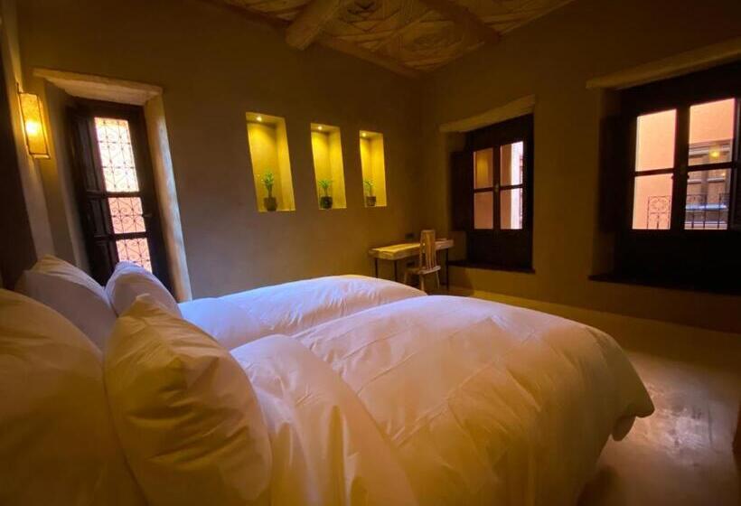 اتاق استاندارد برای معلولان, Kasbah Tamsna