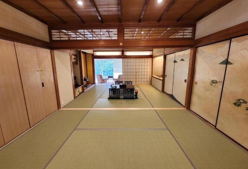 Полулюкс, 高野山 真田坊 蓮華定院  Koyasan Sanadabo Rengejoin