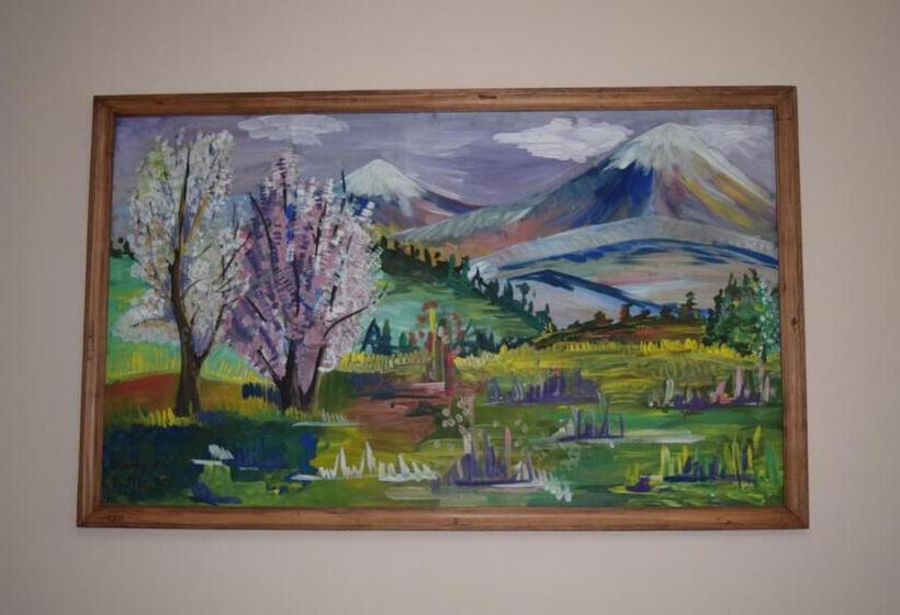 غرفة عائلية, Home