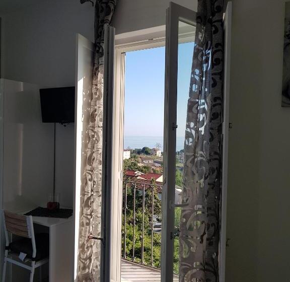 Трехместный Superior Вид на Море, Le Tre Rose